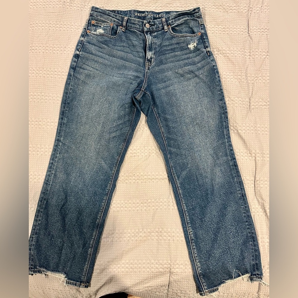 American Eagle Outfitters curvy straight jeans w frayed edges